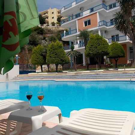 Hotel Dea Саранда Екстер'єр фото