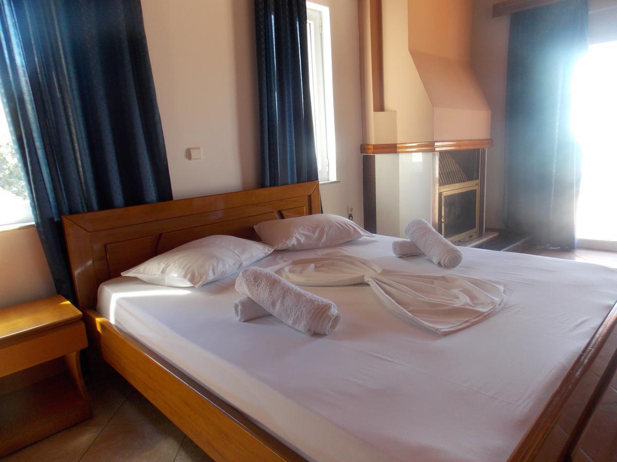 Hotel Dea Саранда Екстер'єр фото