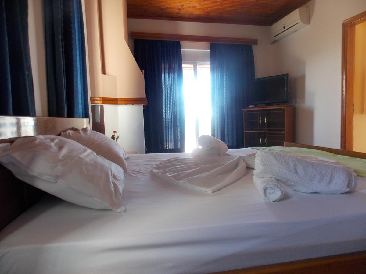 Hotel Dea Саранда Екстер'єр фото